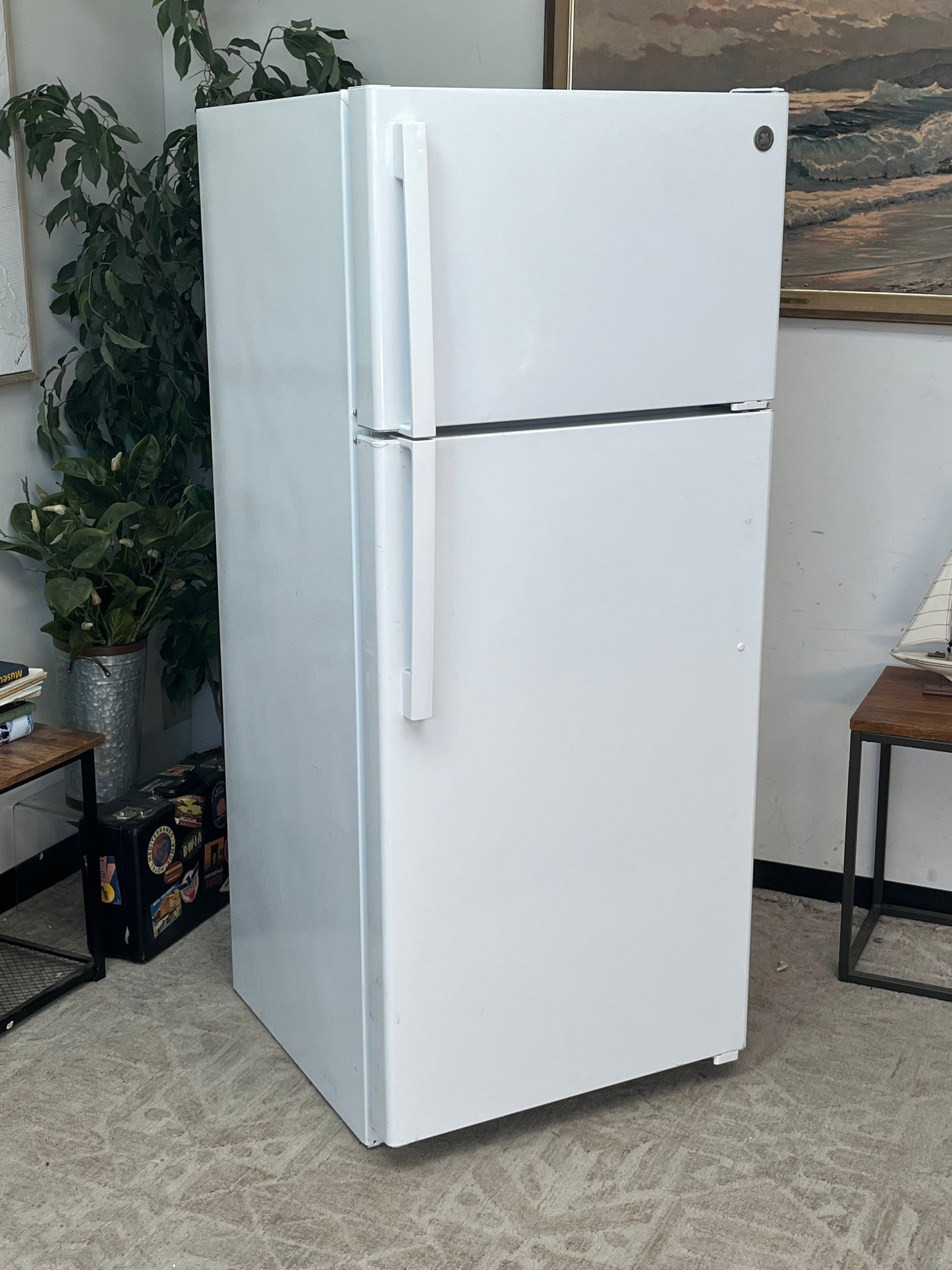 GE 17.5 cu. ft. Top Freezer Refrigerator in White