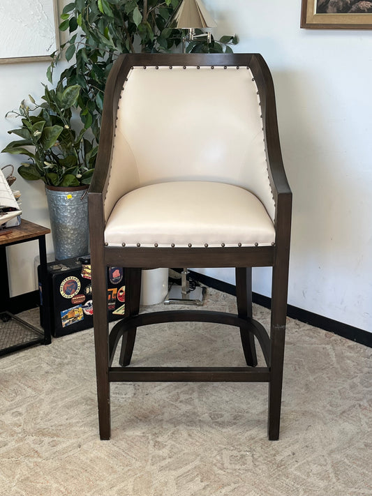 Kreiss Furniture Modern Chair