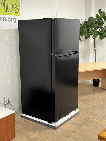 Seasons Black 18 Cu. Ft. Top Freezer Refrigerator -Dented