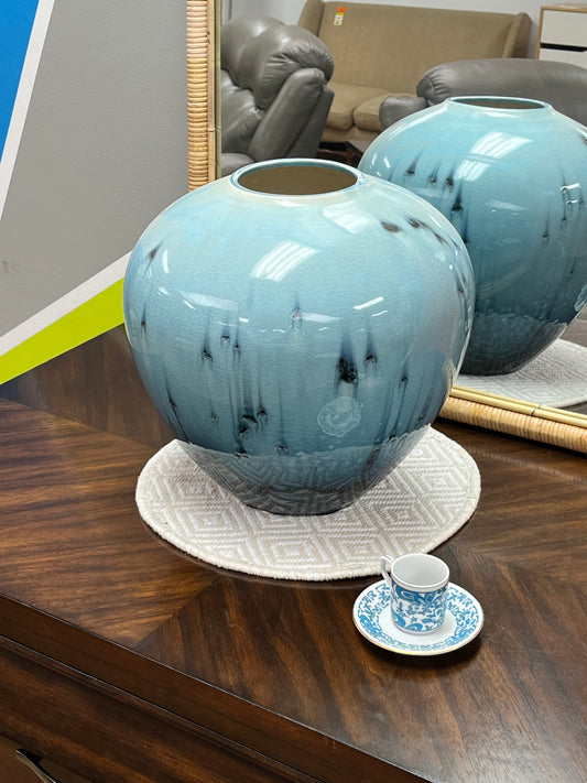 Rounded Ceramic Two-Tone Vase