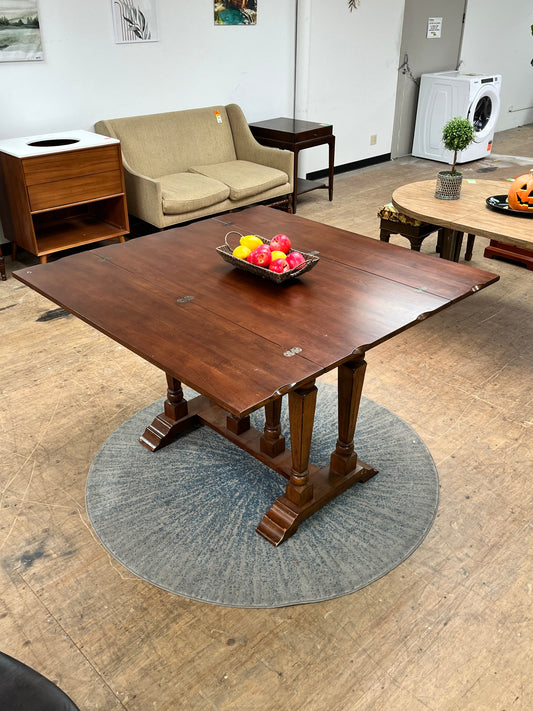 Farmhouse Style Expandable Table