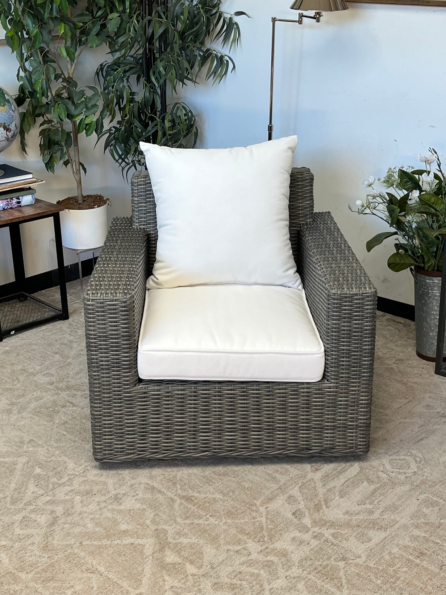 Outdoor Poly Rattan Gray Swivel Chair