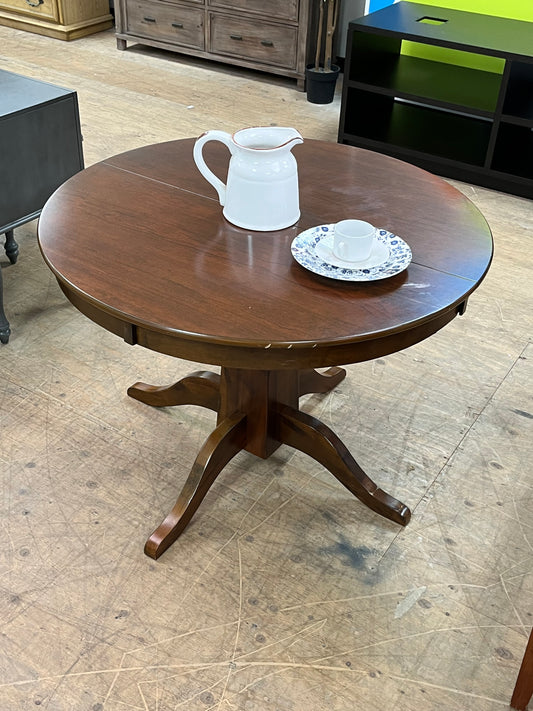 Traditional Style Circular 42" Dining Table