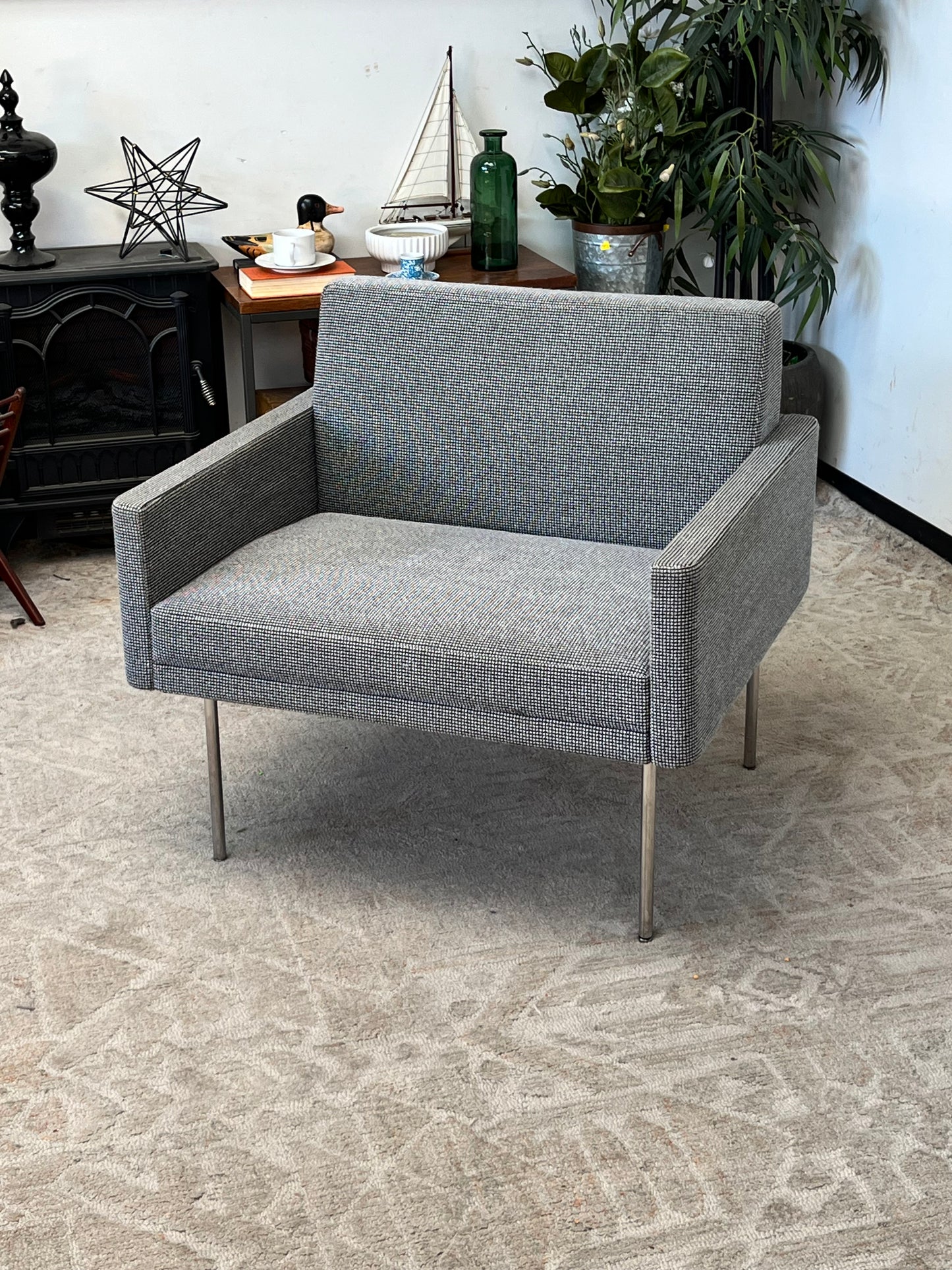 Modern Style Grey Accent Chair