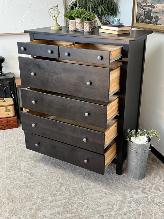 Traditional Style 6-Drawer Dresser
