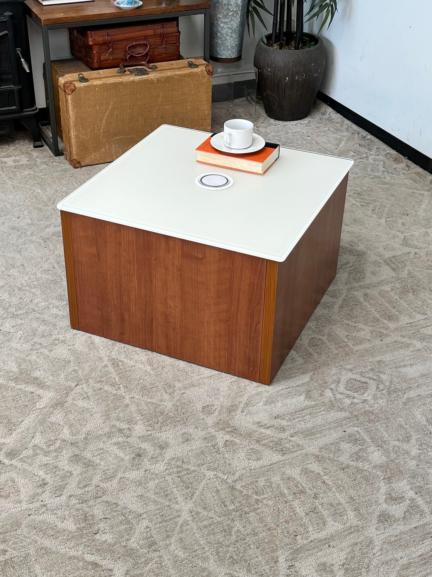 Modern side Table w/ Charging Port