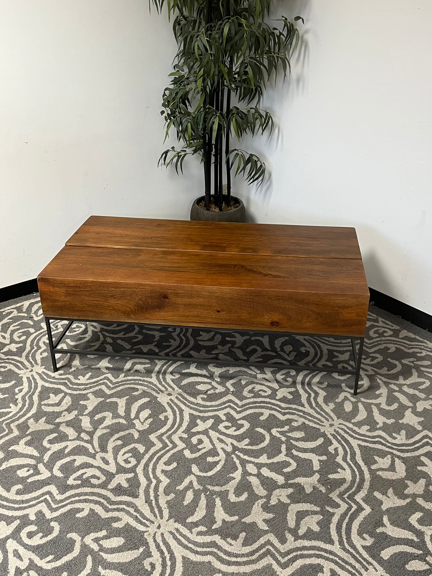 Industrial Style Pop up Coffee Table With Storage