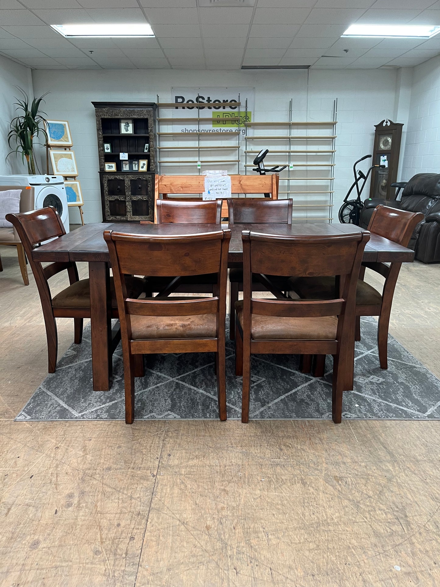 Legacy Furniture Rustic Style Dining Set With 6 Chairs