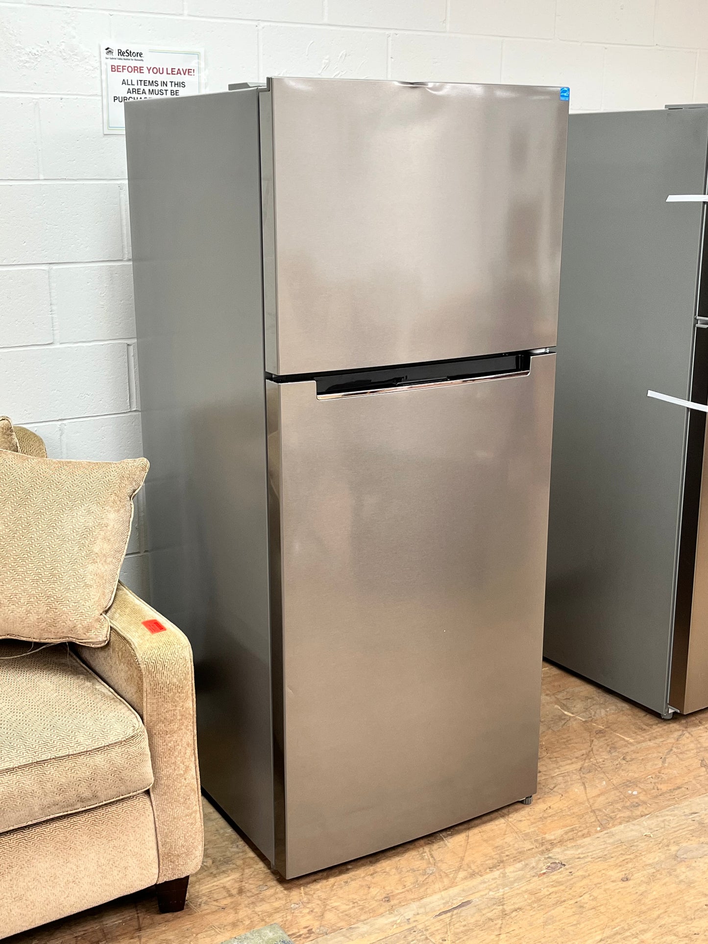 Element Appliance Refrigerator - Front Dent