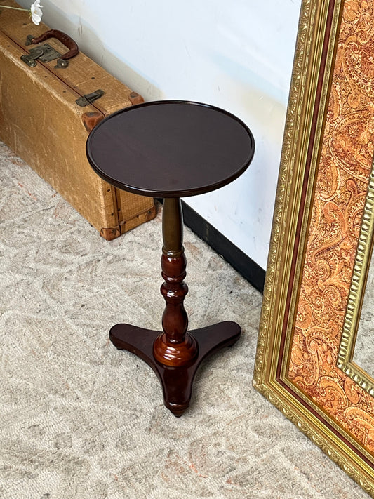 Bombay Company round 22" Side Table