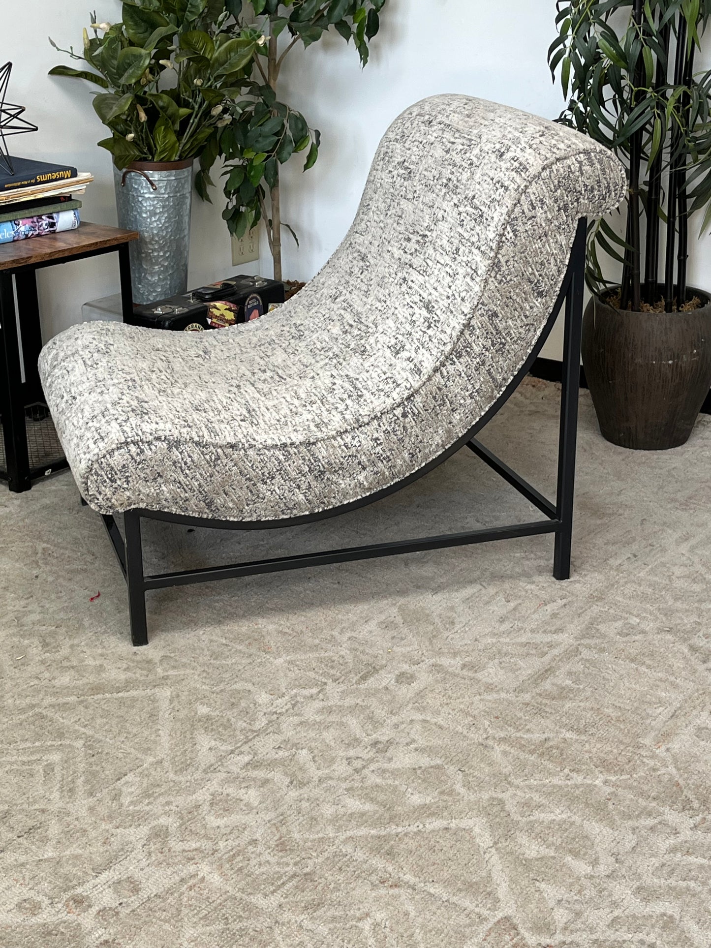 Modern Curved Back Armless Chair