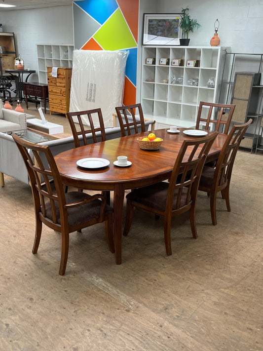 Legacy Classic Furniture Round Dining Set