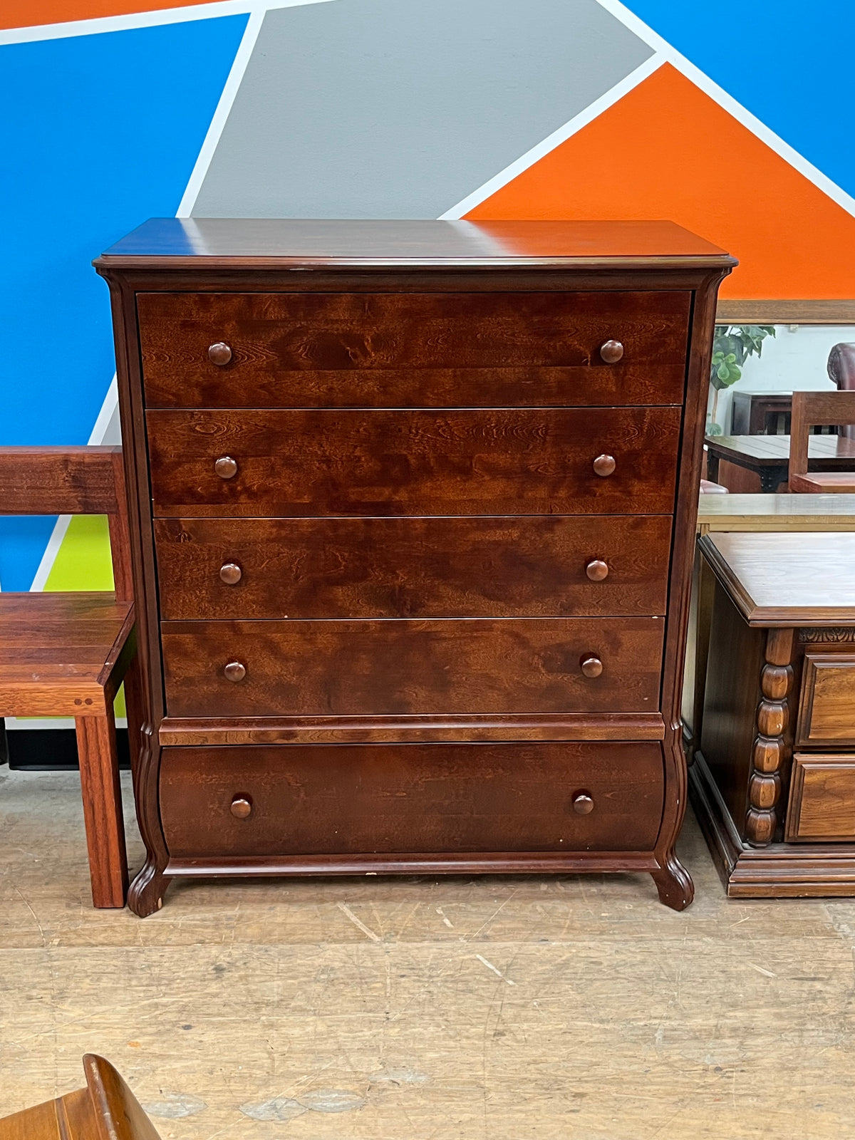 Traditional Style Wooden Dresser