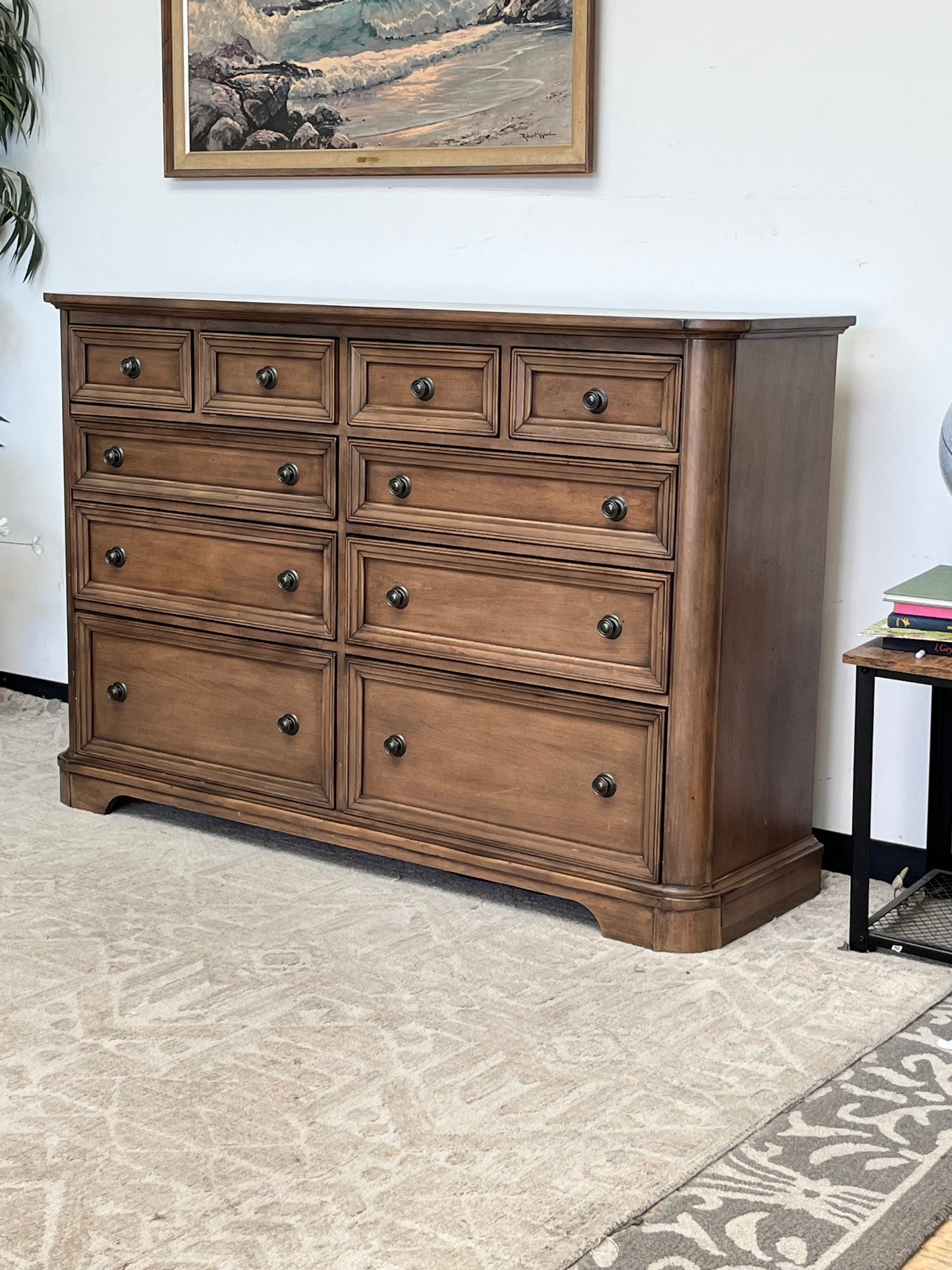 Whittier Furniture 10-Drawer Dresser