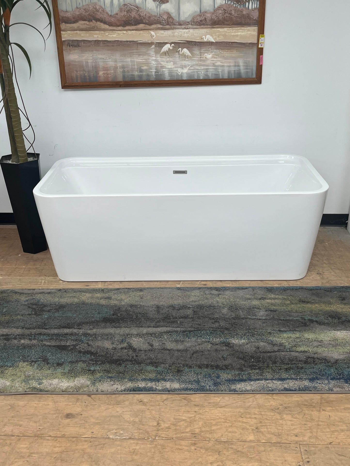 Modern Style White Bathtub