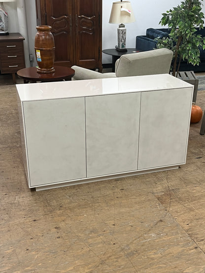 Modern Magnetic Door Buffet Cabinet