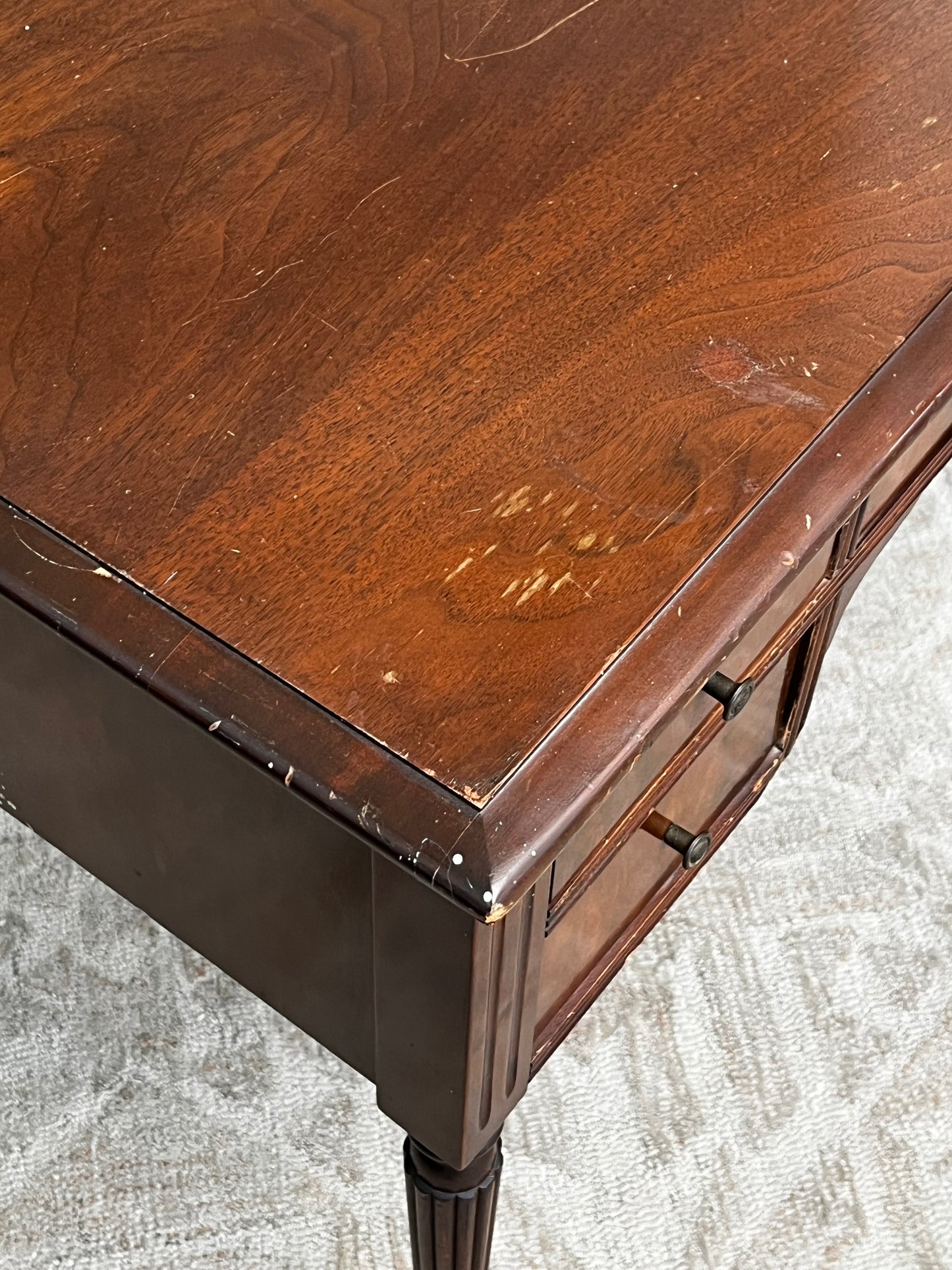 Traditional Style 5-Drawer Desk