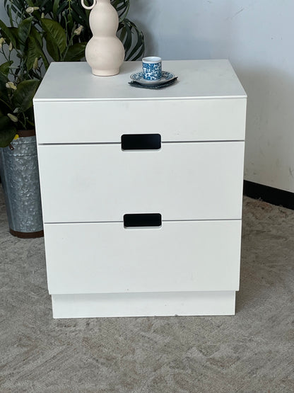 Modern White 2-Drawer Nightstand