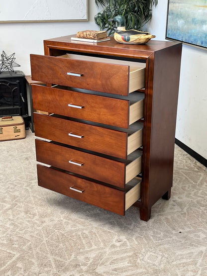 Traditional Style 5-Drawer Dresser
