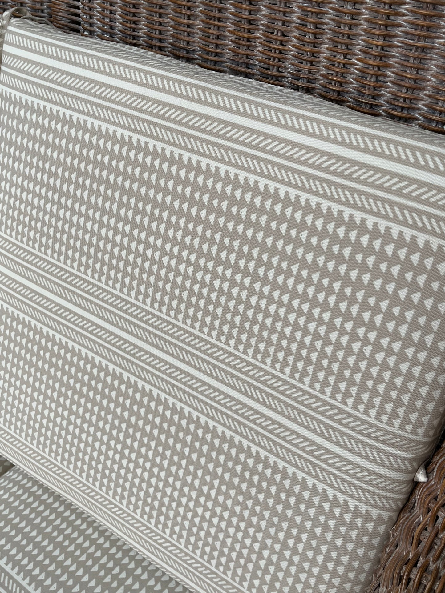 Outdoor Rattan Loveseat w/ Cushions