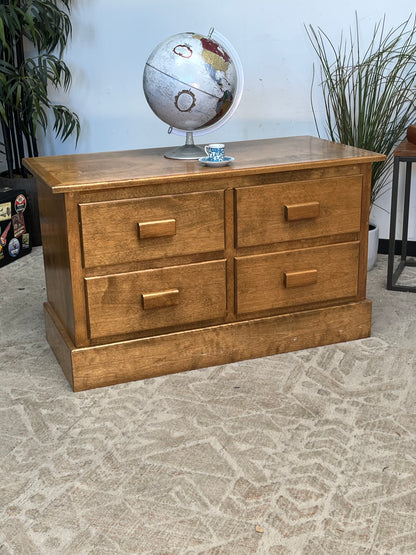 Traditional Style 4 Drawer Dresser