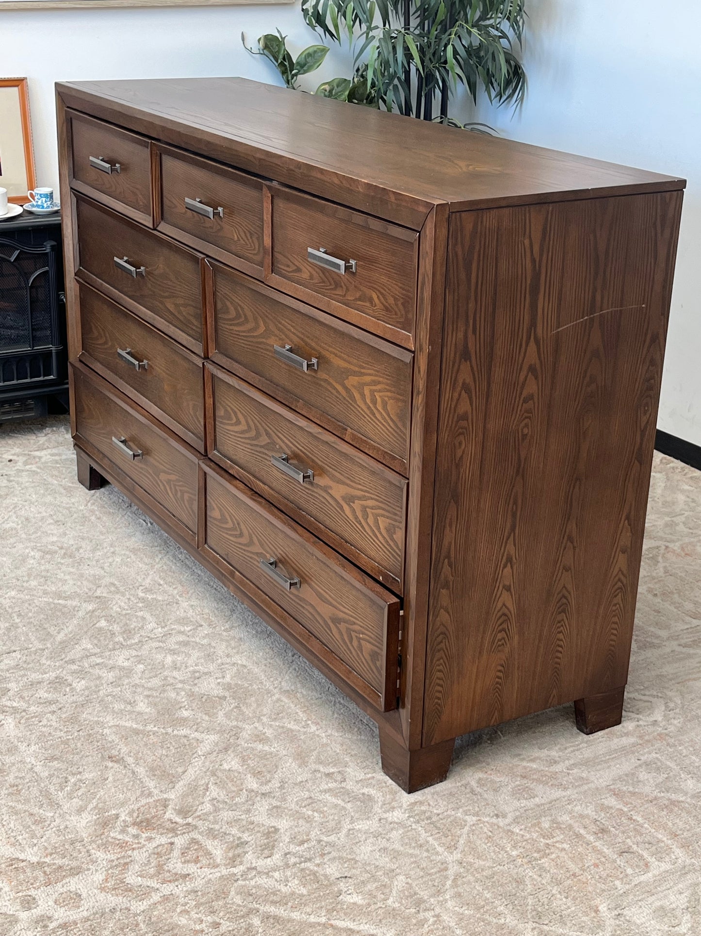 Craftsman Style 9 Drawer Dresser