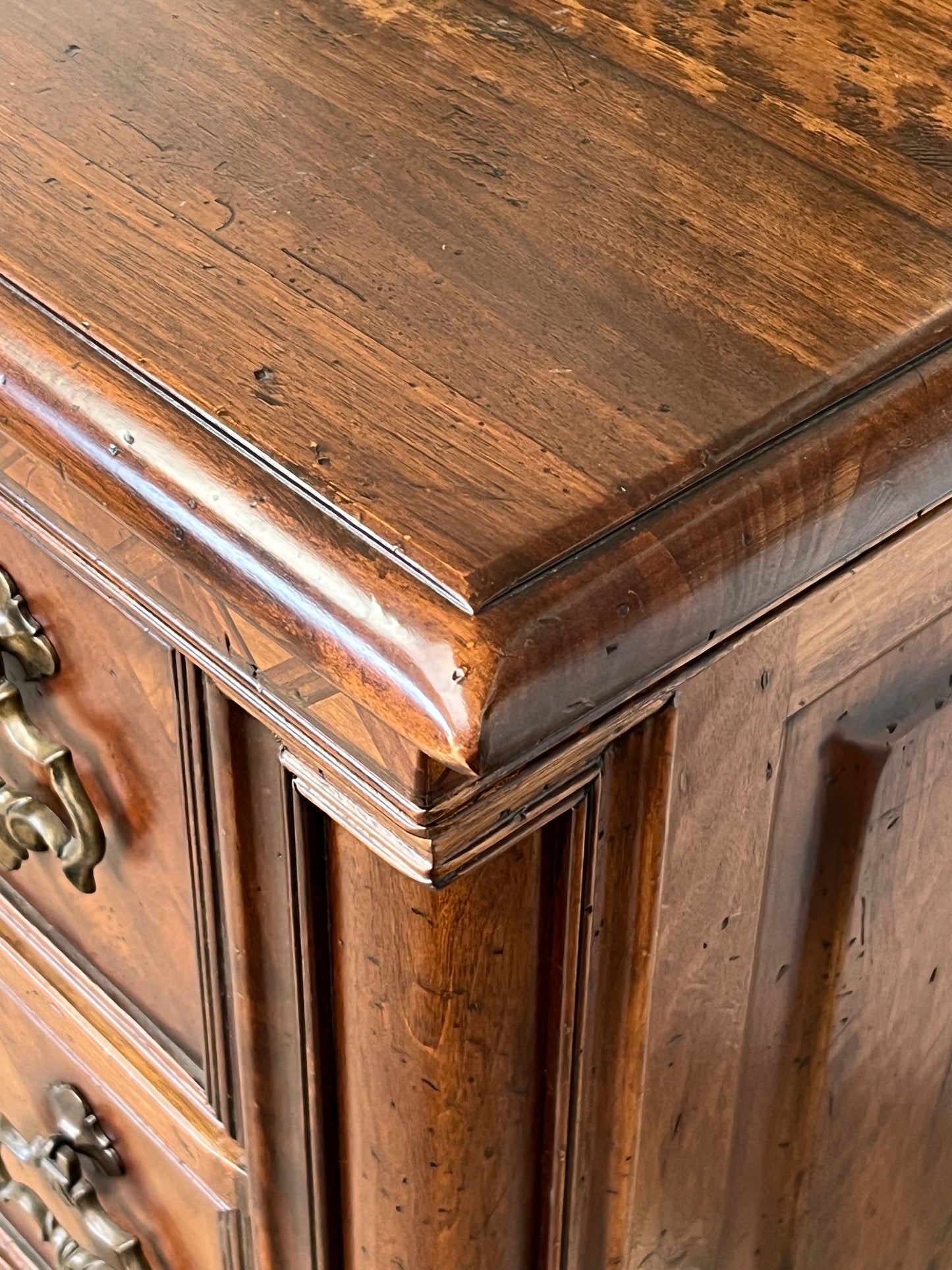 Vere Antichità 4-Drawer Dresser