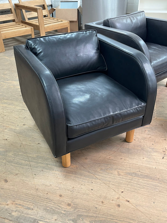 Modern Style Black Club Chair