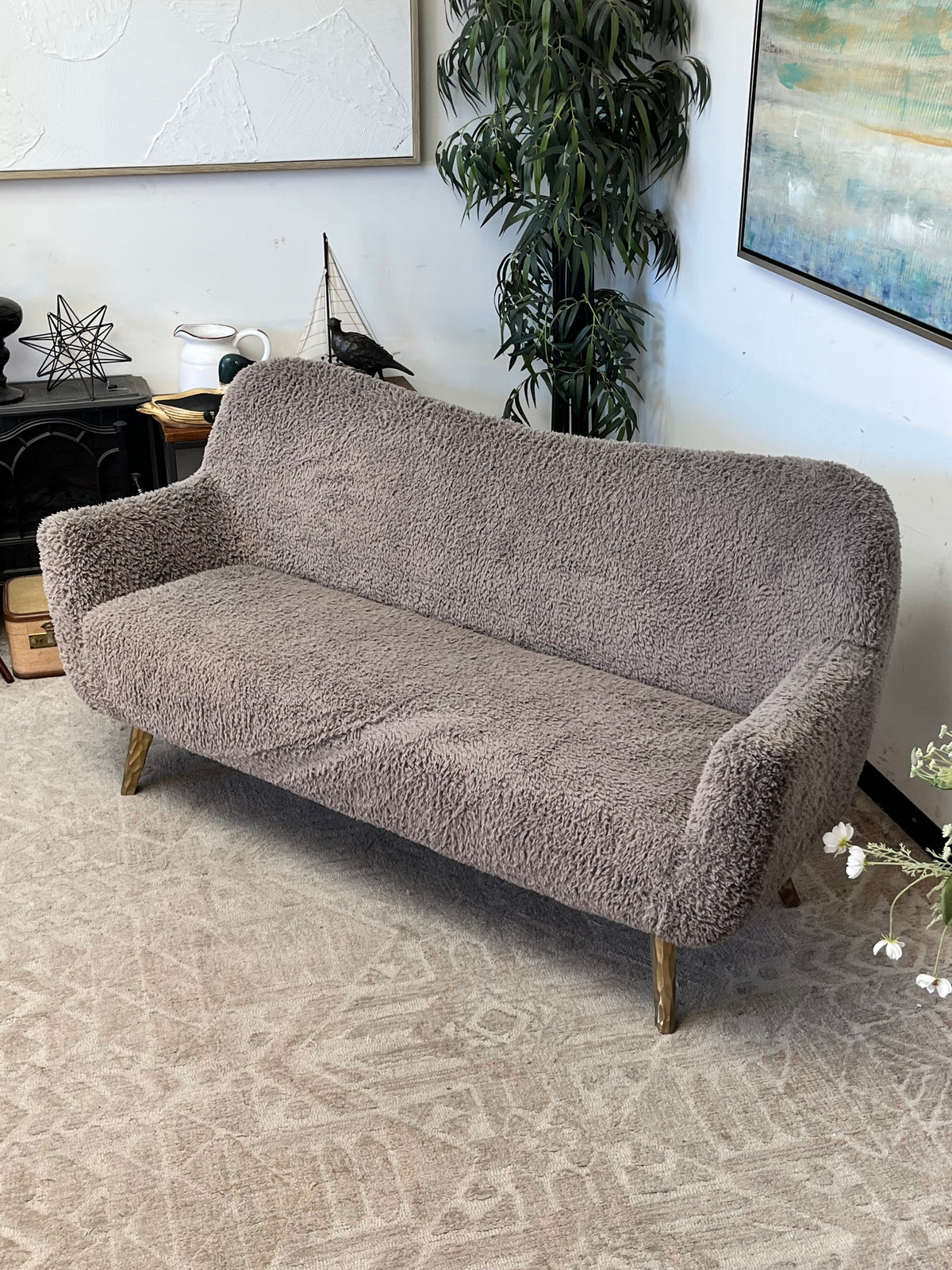 Modern Style Shaggy Couch