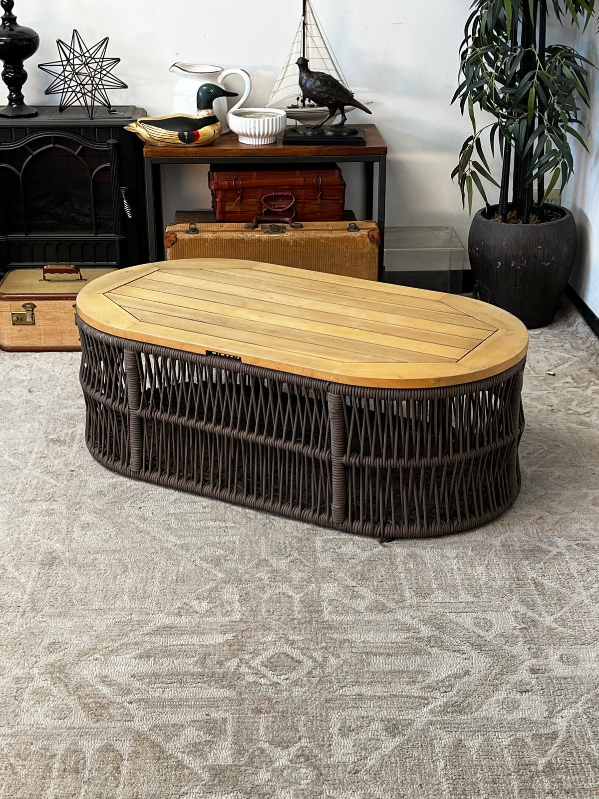 Outdoor Coffee Table WIth Storage