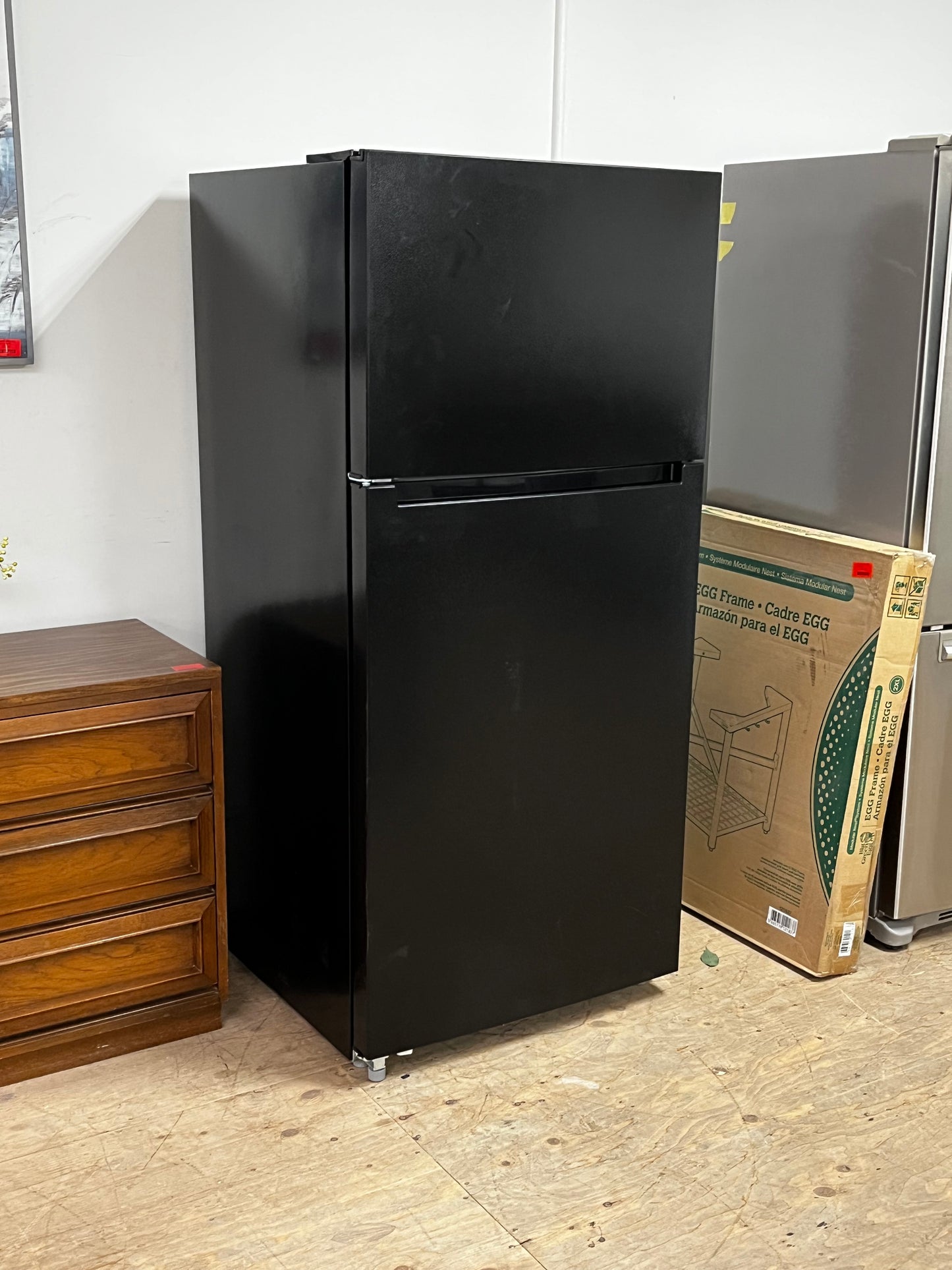 Seasons 18 cu. ft. Top Freezer Refrigerator Black