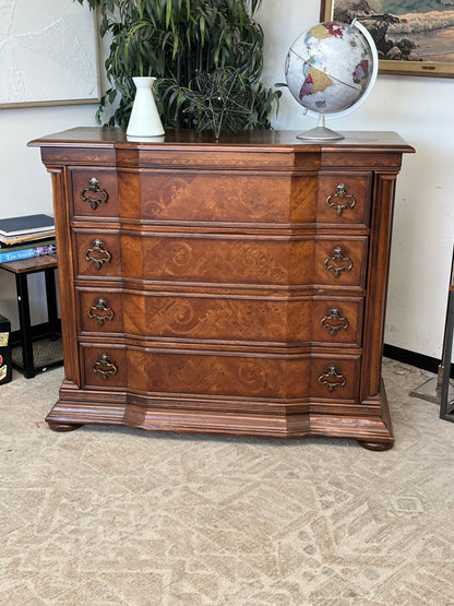 Vere Antichità 4-Drawer Dresser