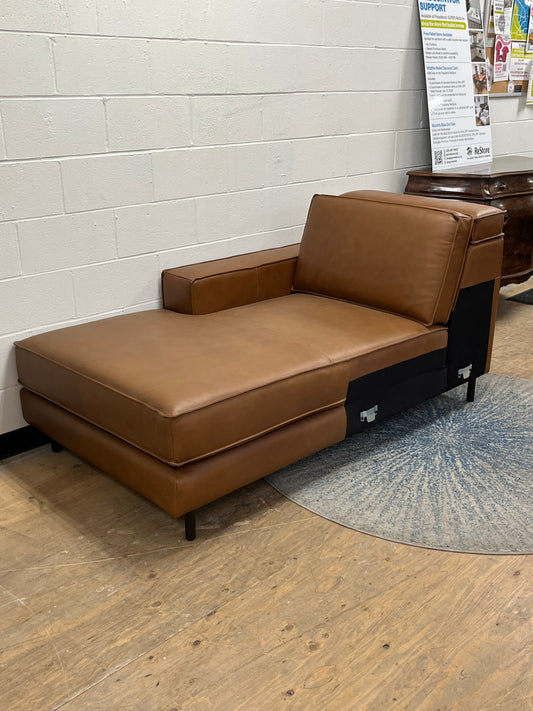 Leather Chaise Lounge With Adjustable Headrest