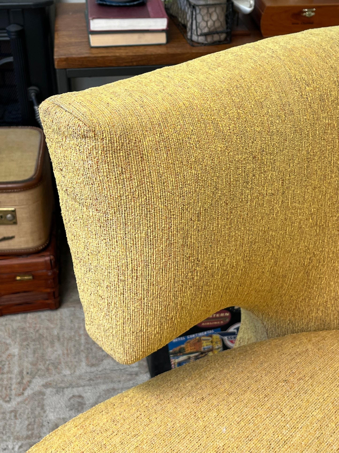 Vintage Style Rounded Accent Chair