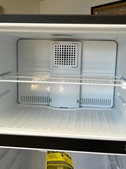 GE 17.5 cu. ft. Stainless Steel Top Freezer Refrigerator