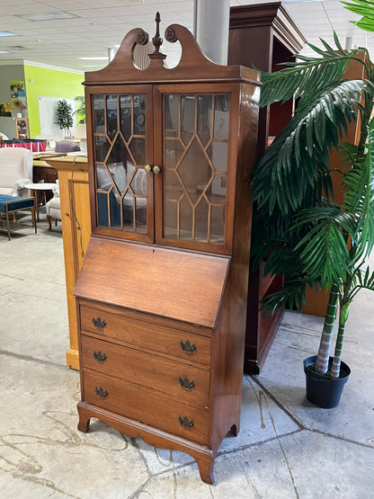 Traditional Style China Cabinet