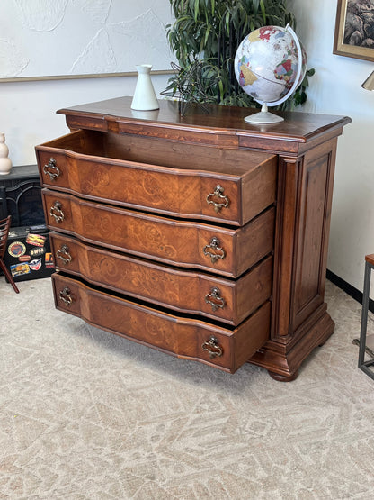 Vere Antichità 4-Drawer Dresser