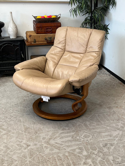 Ekornes Beige Leather Recliner Chair