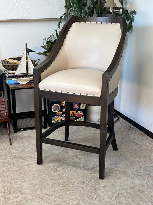 Kreiss Furniture Modern Chair