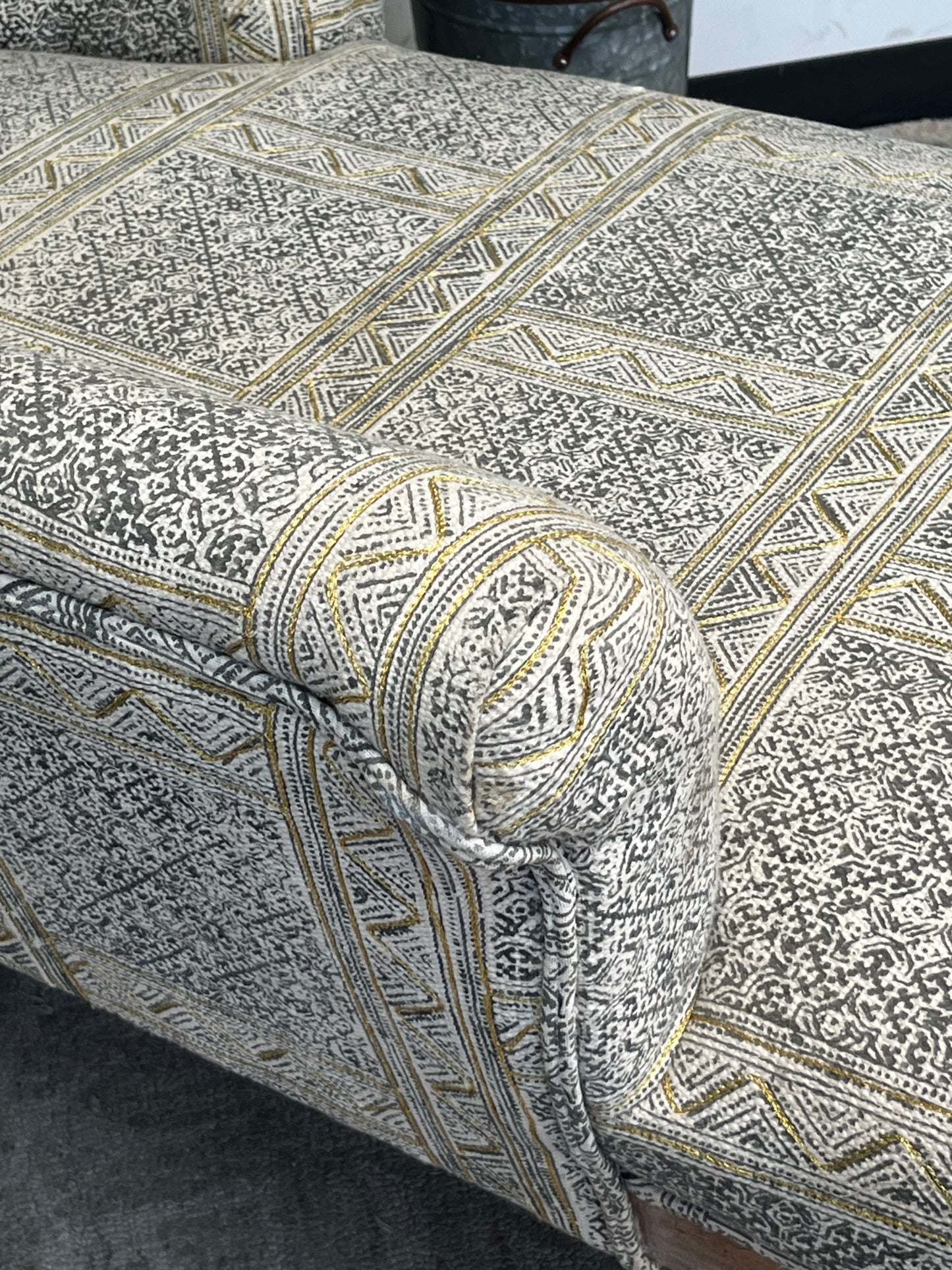 Modern Right-Arm Chaise Lounge