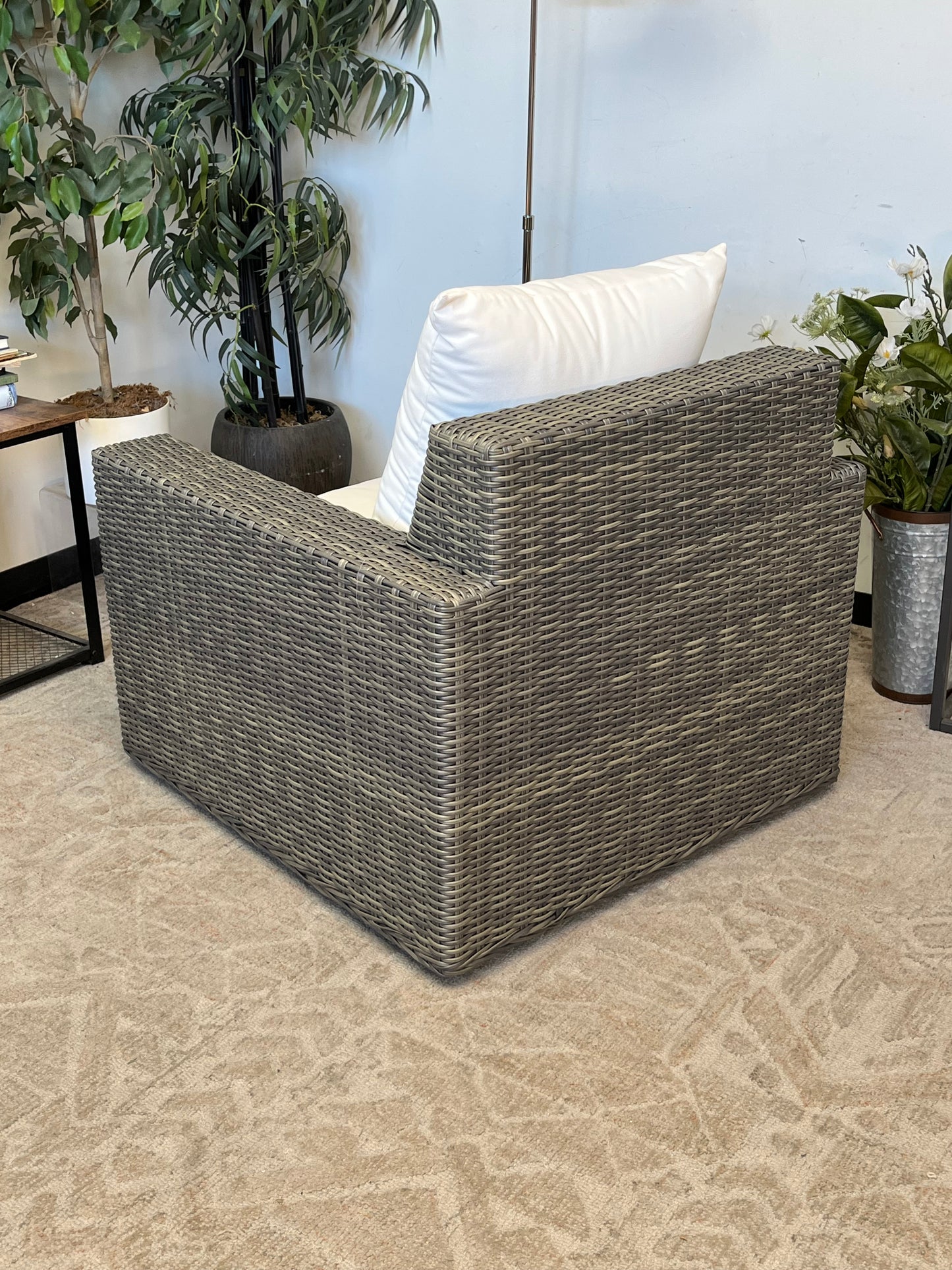 Outdoor Poly Rattan Gray Swivel Chair