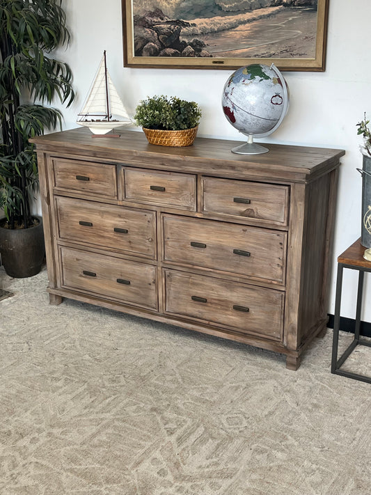 Reclaimed Wood 7-Drawer Gray Dresser