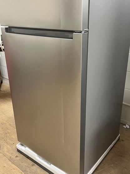 Seasons 18cu.ft. 30in. Refrigerator Stainless Steel - Front Dent