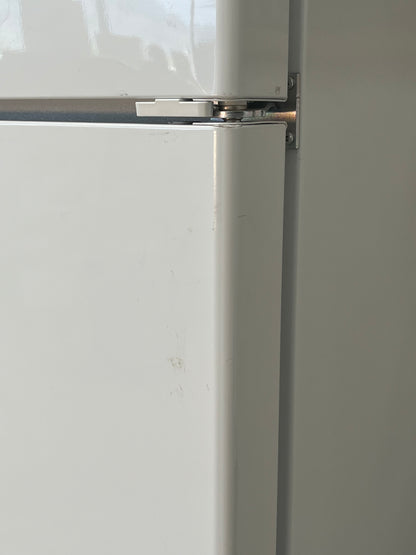 GE 17.5 cu. ft. Top Freezer Refrigerator in White