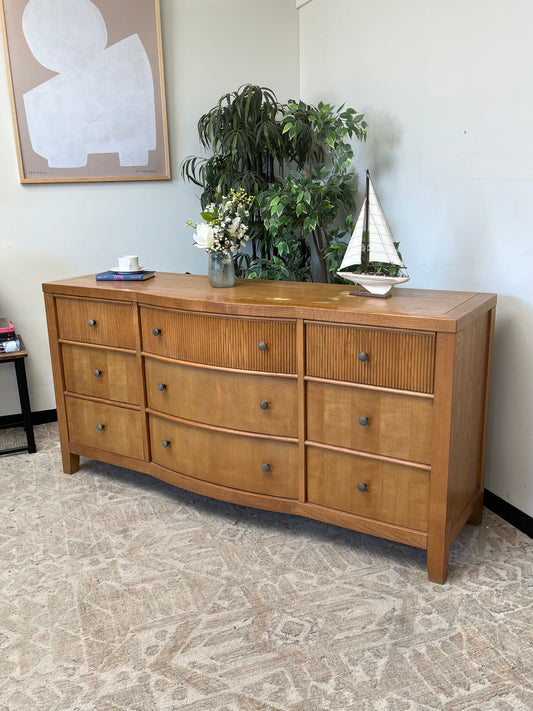 Stanley Furniture Wooden 9 Drawer Dresser