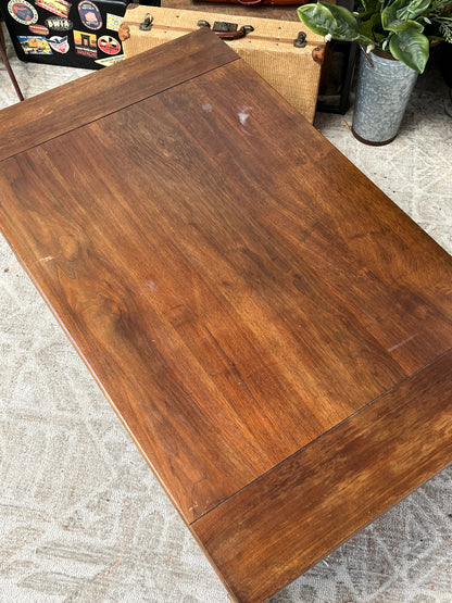 Lane Furniture 50" Coffee Table