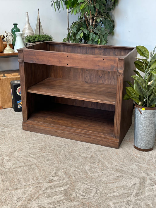 Traditional Style Single Cabinet - Missing Top