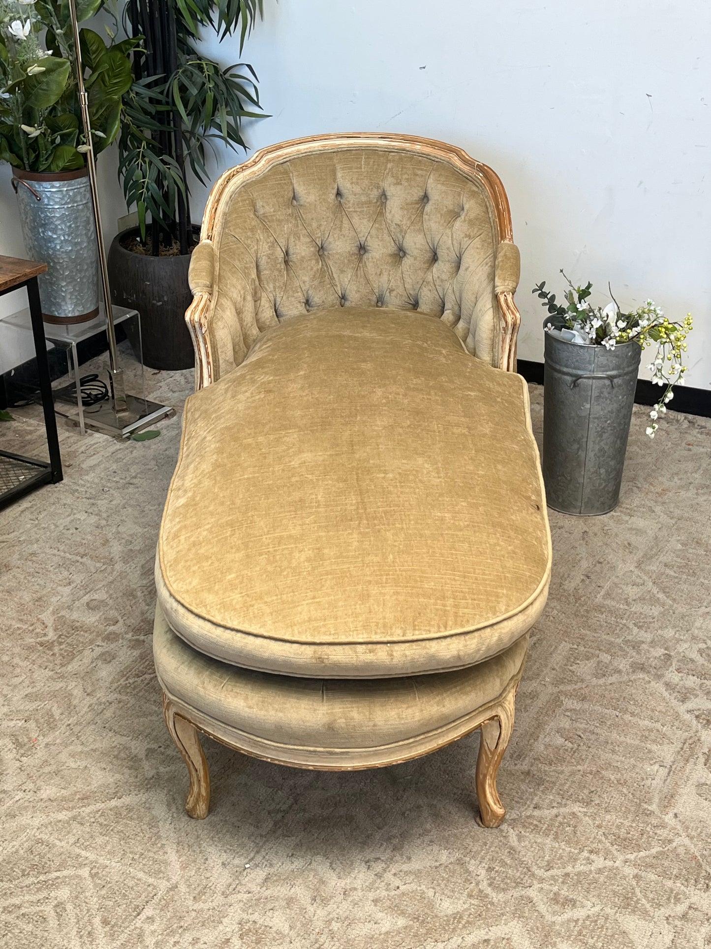 Antique Style Chaise Lounge