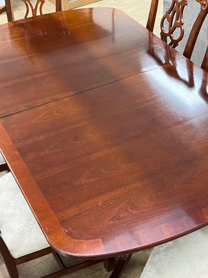 Federalist Style Dining Set With 6 Chairs