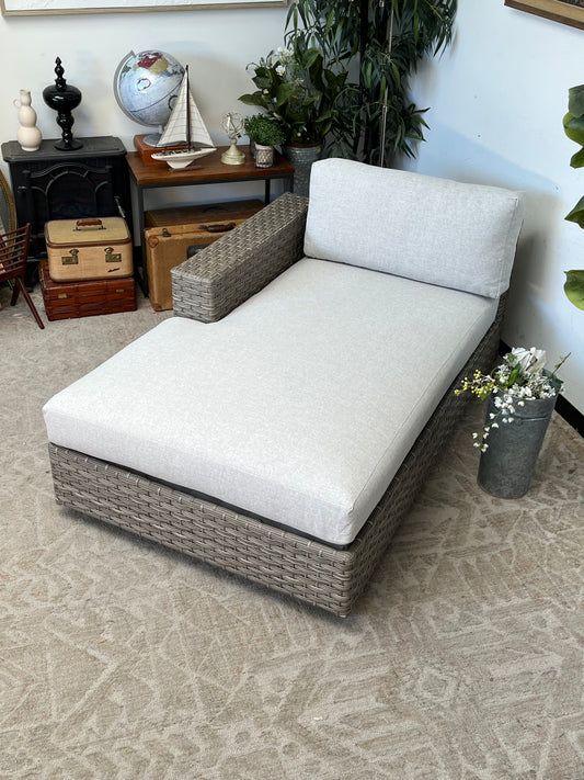 Outdoor Modern Chaise Lounge